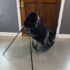 Taylormade Stand Golf Bag w 6-way Dividers Lot Of Pockets  Padded Carry Strap 