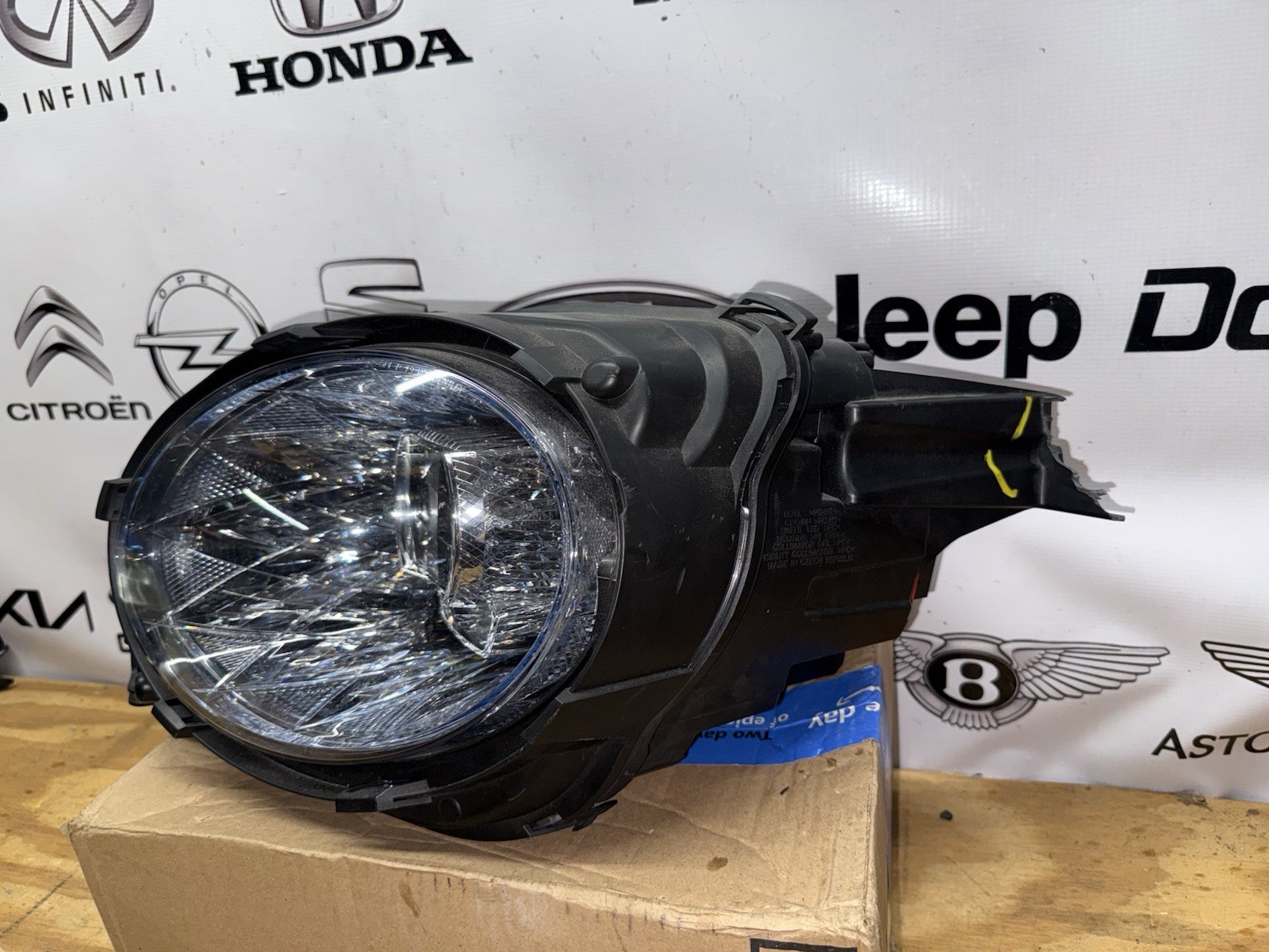 2021-2025 Bentley Flying Spur Bentayga HEADLIGHT OEM- LEFT DRIVER SIDE 