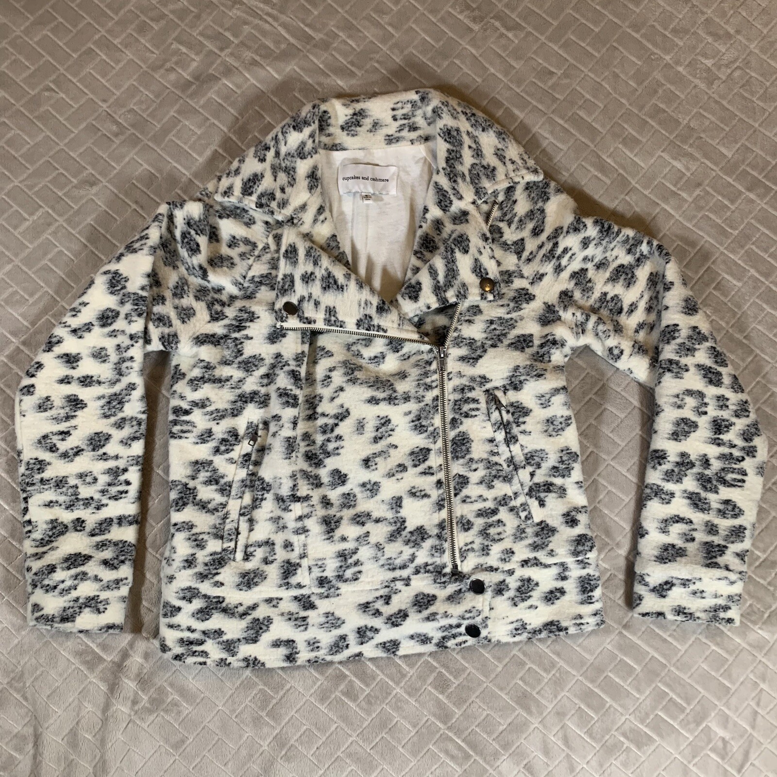 Picture 1 of 11