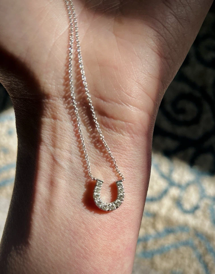 Hearts On Fire 马蹄吊坠项链 18k 白金和 0.5 ctw — 第 3/4 张图片