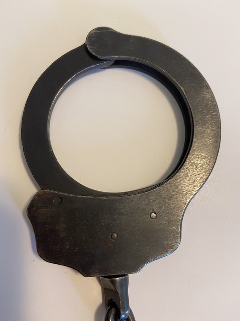 Peerless handcuffs serial number lookup