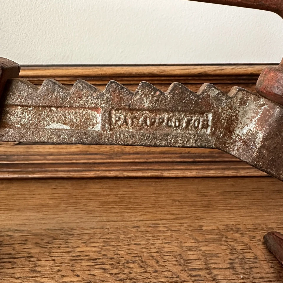 Vintage Ken Tool Akron Ohio Pneu Pequeno Disjuntor de Abelha Nº B63 - Imagem 4 de 4