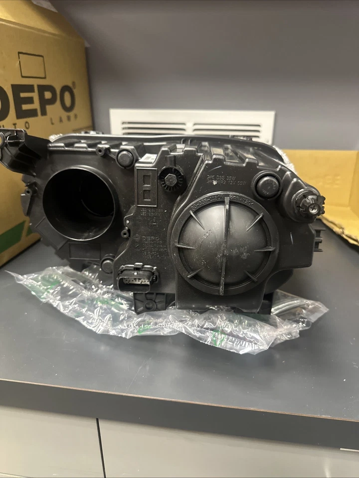 Faro para Dodge Challenger 15-23 certificado CAPA halógeno lado del pasajero Foto 3 de 4