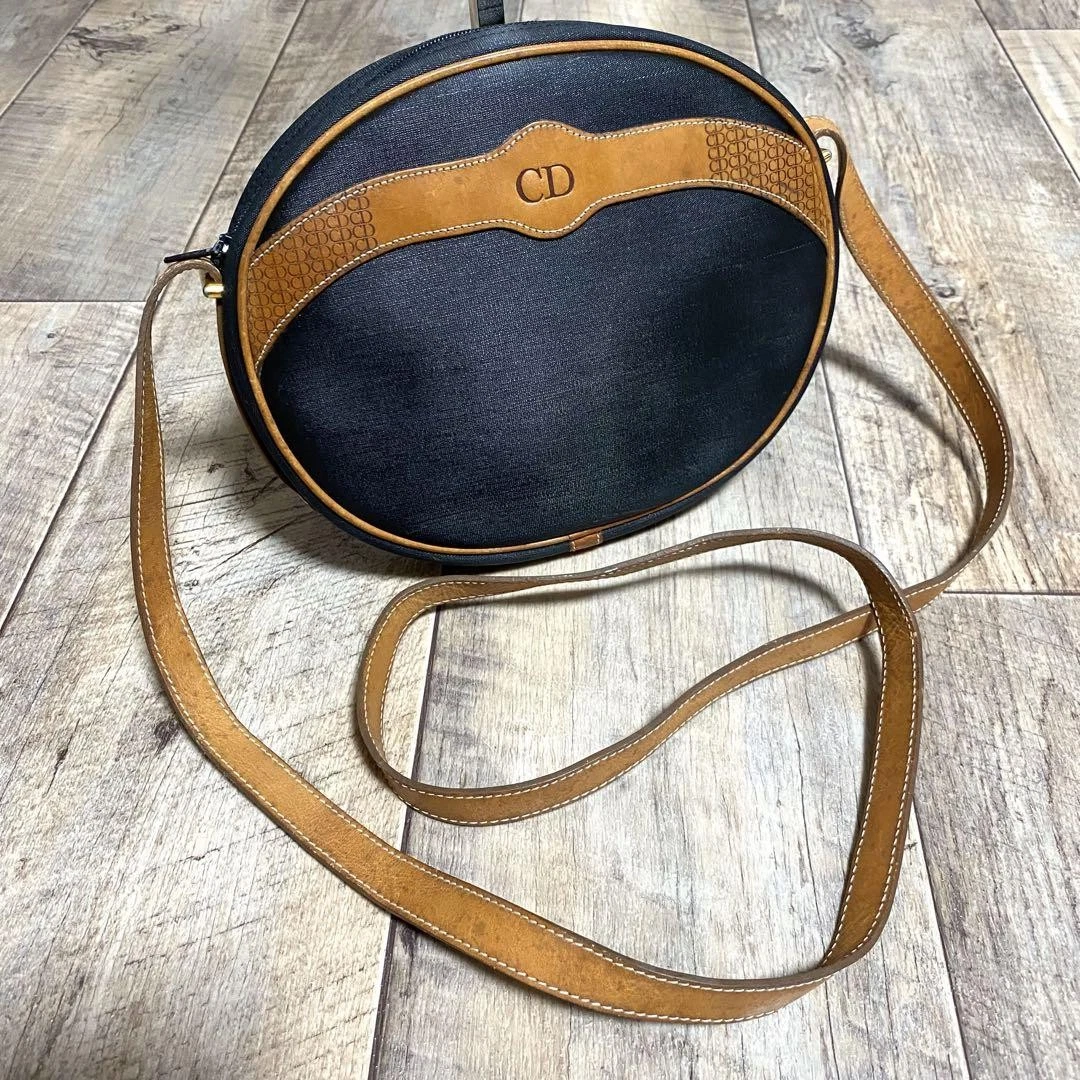 Authentique mini sac à bandoulière Christian Dior logo CD cuir