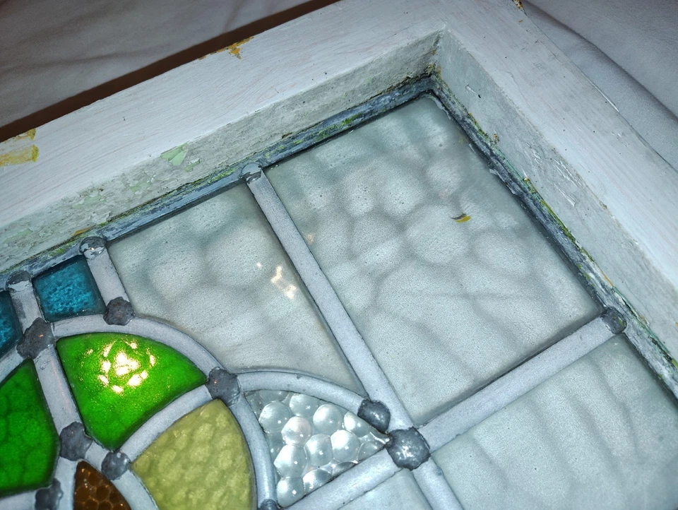 ABSTRACT OLD ENGLISH LEADED STAINED GLASS TRANSOM WINDOW 19" X 11 3/8" - Image 3 of 4