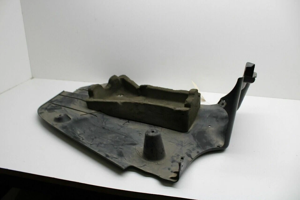 2007 2008 2009 2010 BMW 550i M5 Underbody Battery Splash Guard Shield - 51717124 Foto 3 de 4