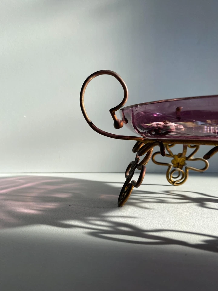 ANTICO PORTA GIOIE VITTORIANO METALLO DORATO VETRO AMETISTA DECORO FLOREALE '800 - Immagine 4 di 4