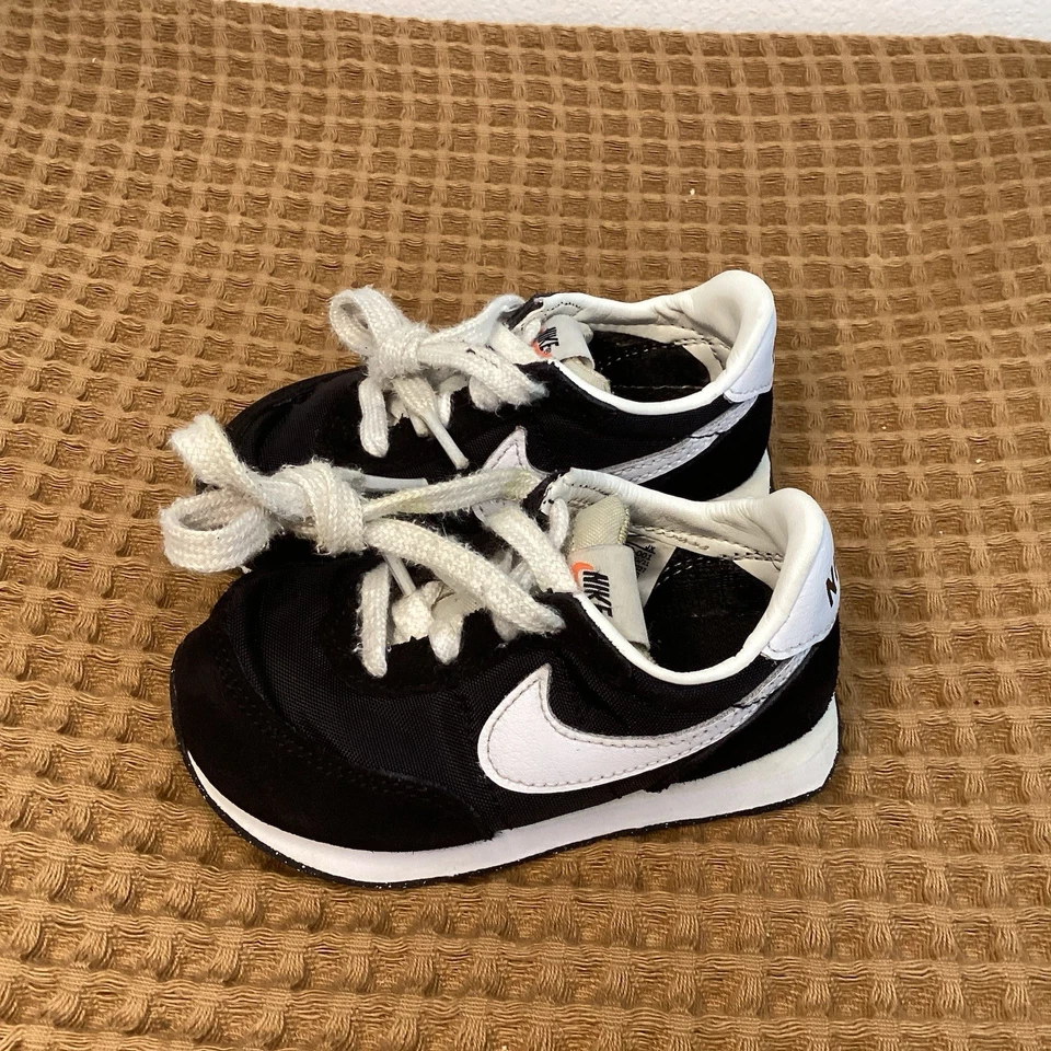 Nike Waffle Entrenadores Tenis Niño Pequeño Talla 6C Negro Blanco Zapatos Bebé DC6479-001 Foto 4 de 4