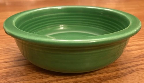 Vintage Fiestaware - 5 1/2" fruit bowl in medium green (excellent) - (1959-1969)