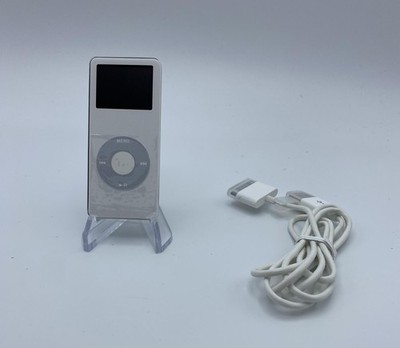 2005 Apple iPod Nano A1137 2 GB - 1st Generation - White (MA004LL
