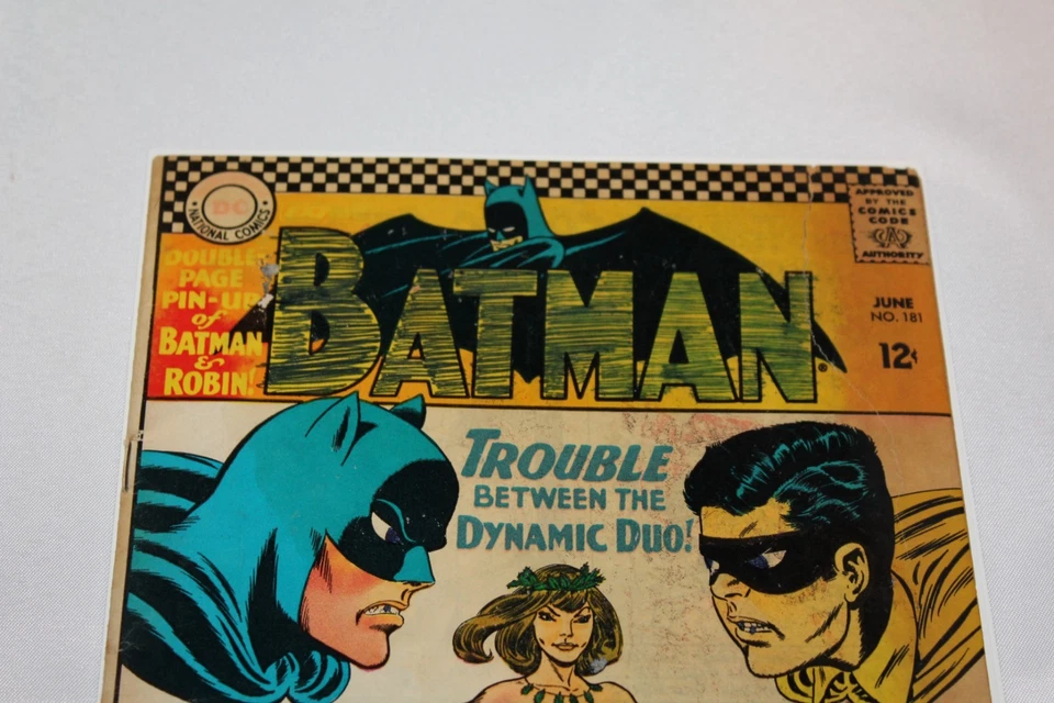 BATMAN #181 1st appearance POISON IVY 1966 DC comic with Poster Pinup Key Book - Image 2 of 4