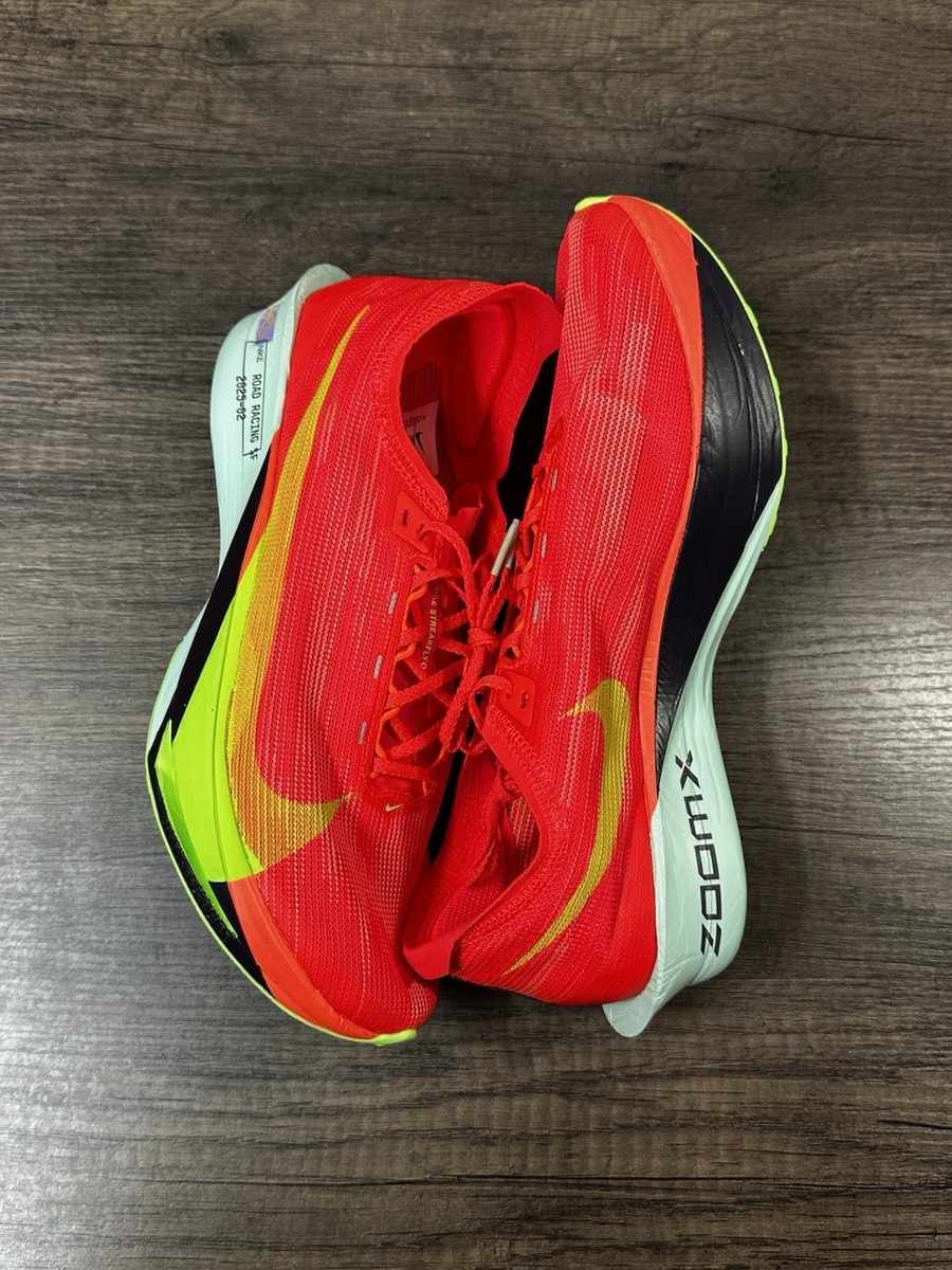 Nike Zoomx STREAKFLY2 25.5センチ Amazon.com | Nike Streakfly 2 Road Racing Shoes (HF6416-100