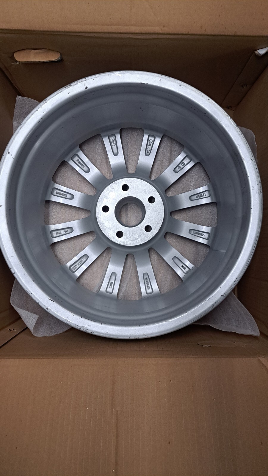 Factory Maserati Ghibli Front Wheel 18 inch Alfieri OEM Original 670010977 97086