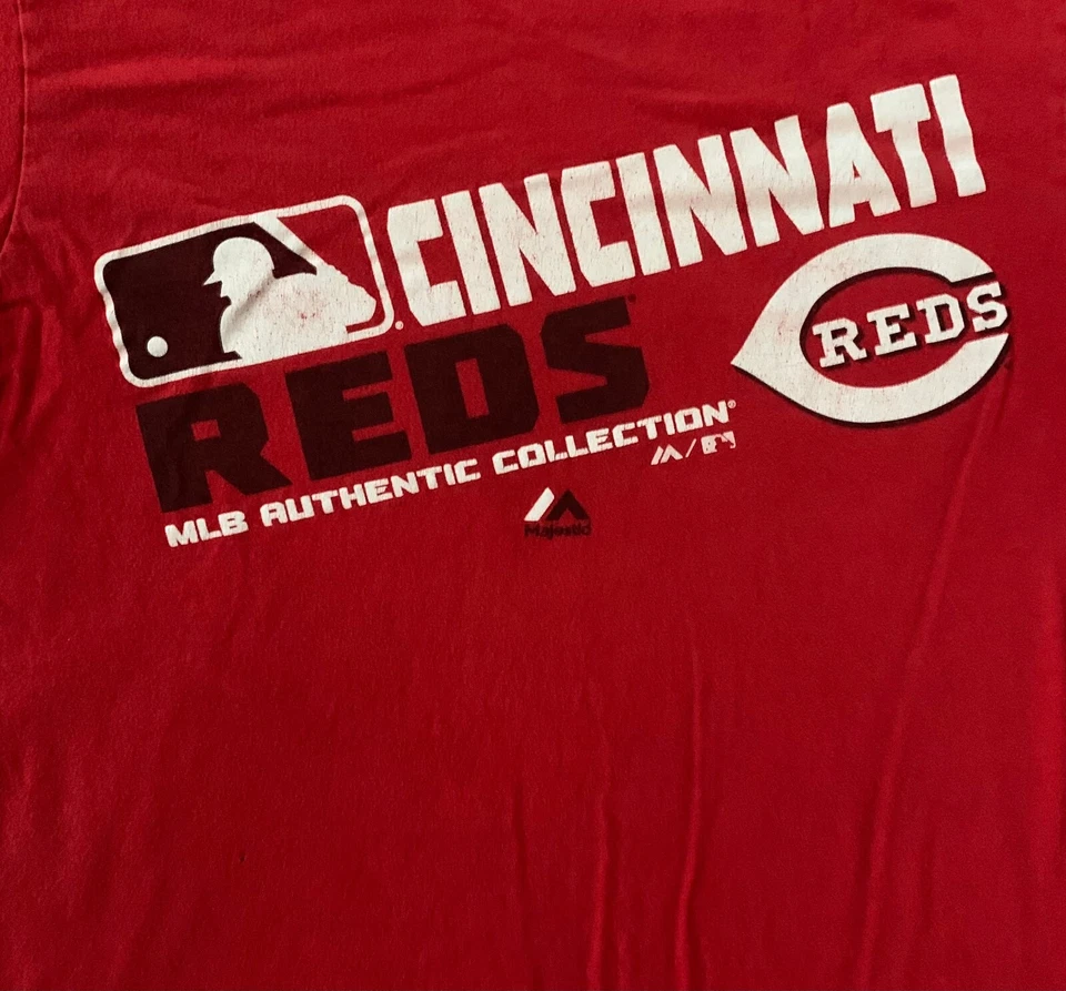 Retro Cincinnati Reds Majestic MLB Ring Spun T-Shirt. Medium. Majestic/MLB.  - Image 3 of 4