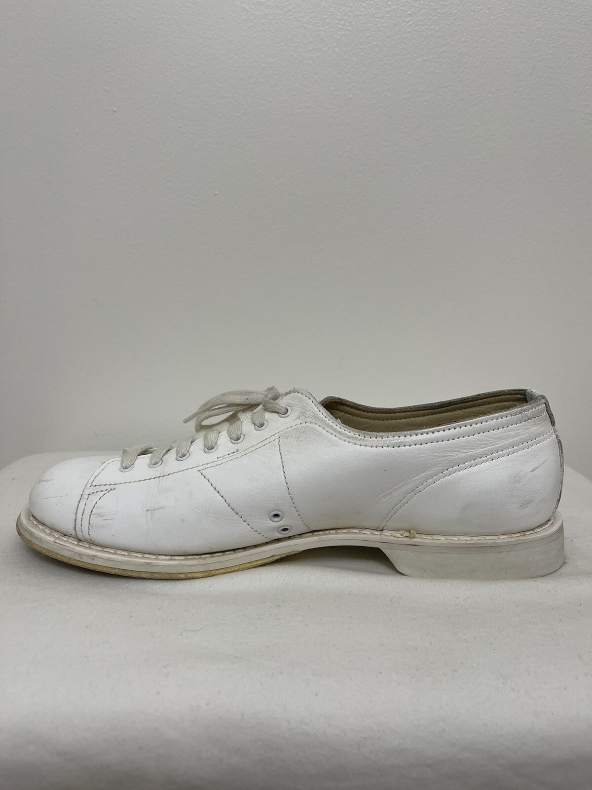 Vintage Linds Classic White Women’s Left Handed? Bowling Shoes Size 7.5