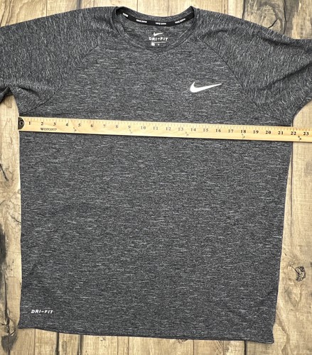 Nike Swim T Shirt Mens Medium Dri Fit UPF 40 Summer Athletic Outdoor Beach Pool - Picture 6 of 8