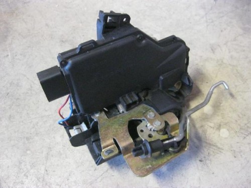 BESTPRICE Stellmotor Türschloss Vorne Links Für Audi A4/A6/A8, Seat Exeo – OE 4F1837015