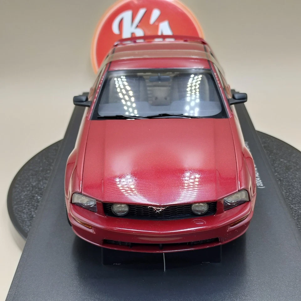 AUTOart 1/18 2005 FORD MUSTANG GT 2004 AUTO SHOW VERSION Performance Red 73012 - Image 3 of 4