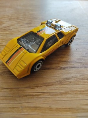 2017 Hot Wheels Hot Wheels Lamborghini Yellow Countach Pace Car 1:64 FJV79