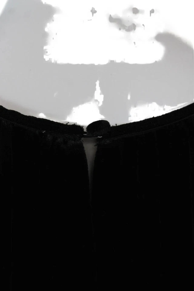 Camiseta sin mangas Joie de terciopelo con correa de espagueti para mujer negra talla grande Foto 4 de 4