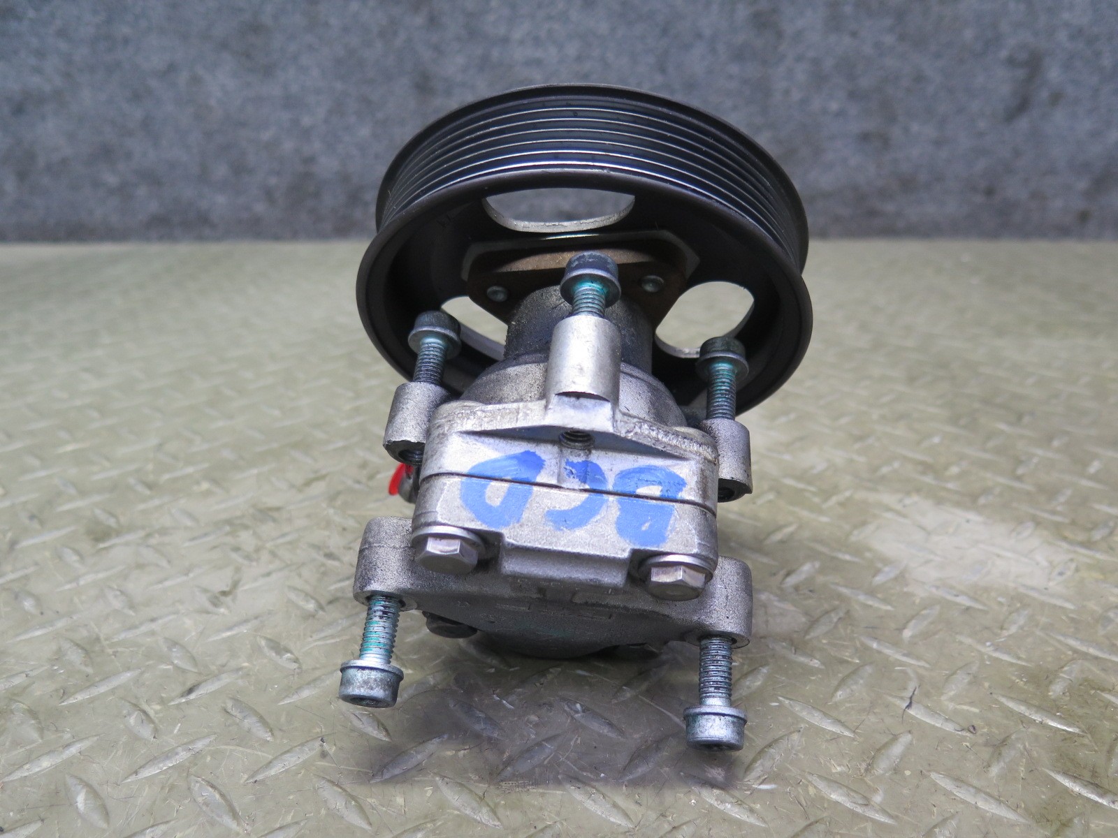 2006-2012 BENTLEY FLYING SPUR 6.0L ENGINE POWER STEERING PUMP W/ PULLEY