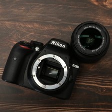Appareil photo reflex numérique Nikon D3300 avec compte d'obturateurs 18-55 m...
