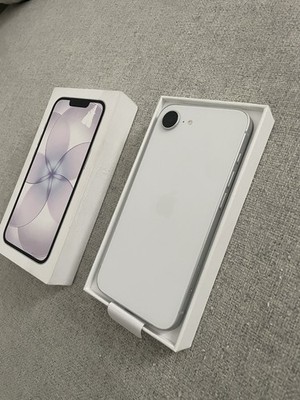 Apple IPhone 17e Weiß - NEU nicht aktiviert 