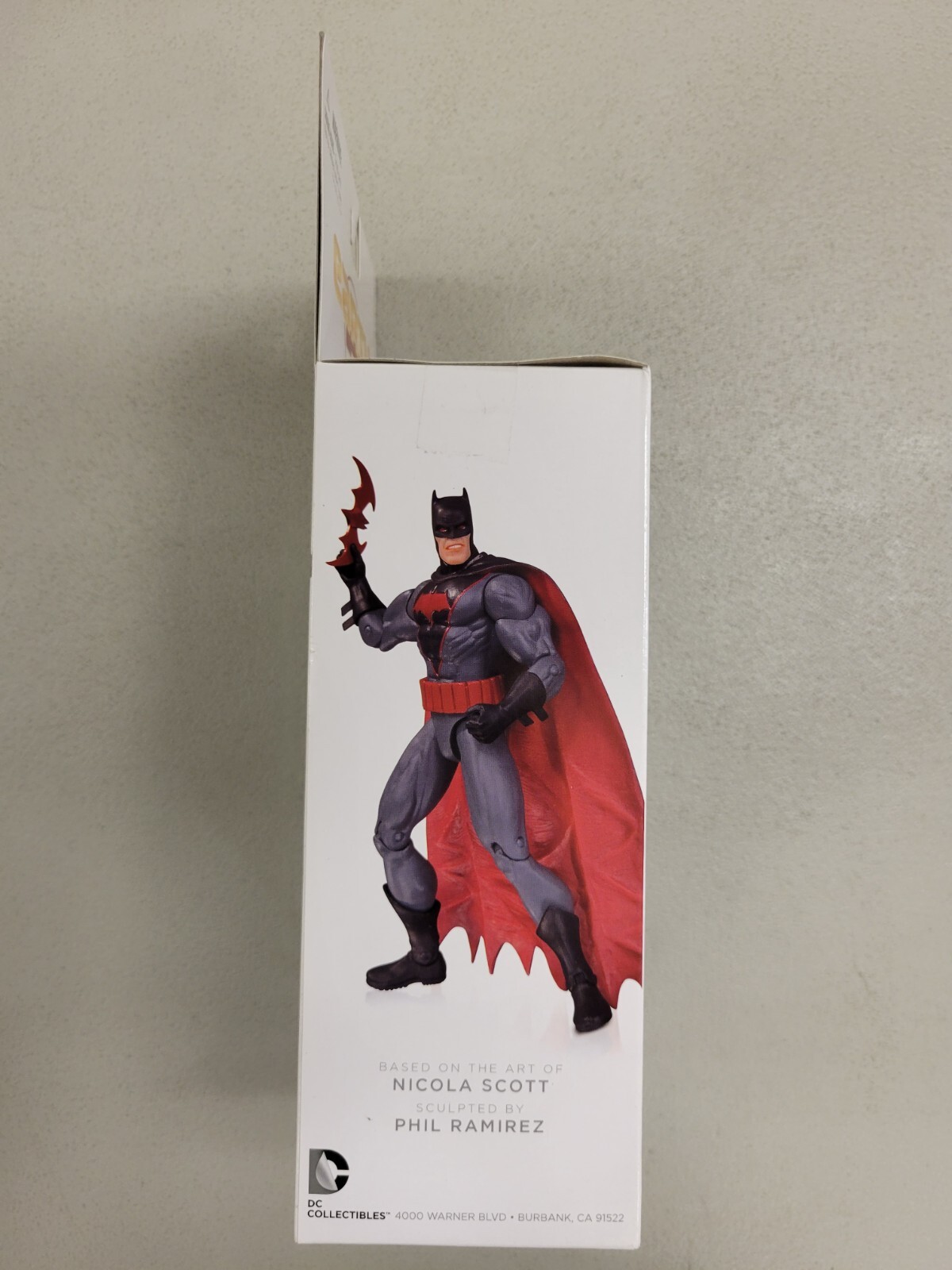 EARTH 2 BATMAN THOMAS WAYNE ACTION FIGURE DC COLLECTIBLES