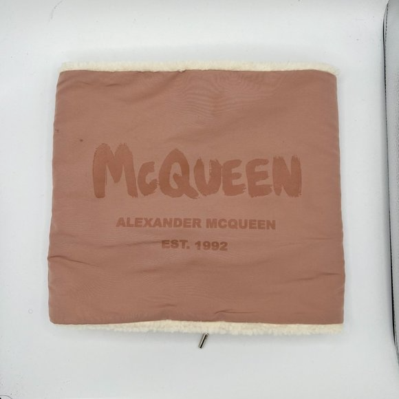 小物 Alexander McQueen Logo Neck Warmer Alexander McQueen Logo Neck Warmer