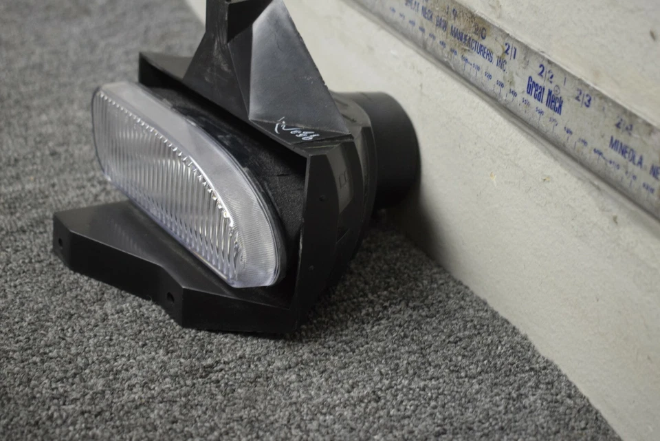 1999-2004 FORD MUSTANG RIGHT SIDE FOG LIGHT FACTORY OEM - Image 2 of 4