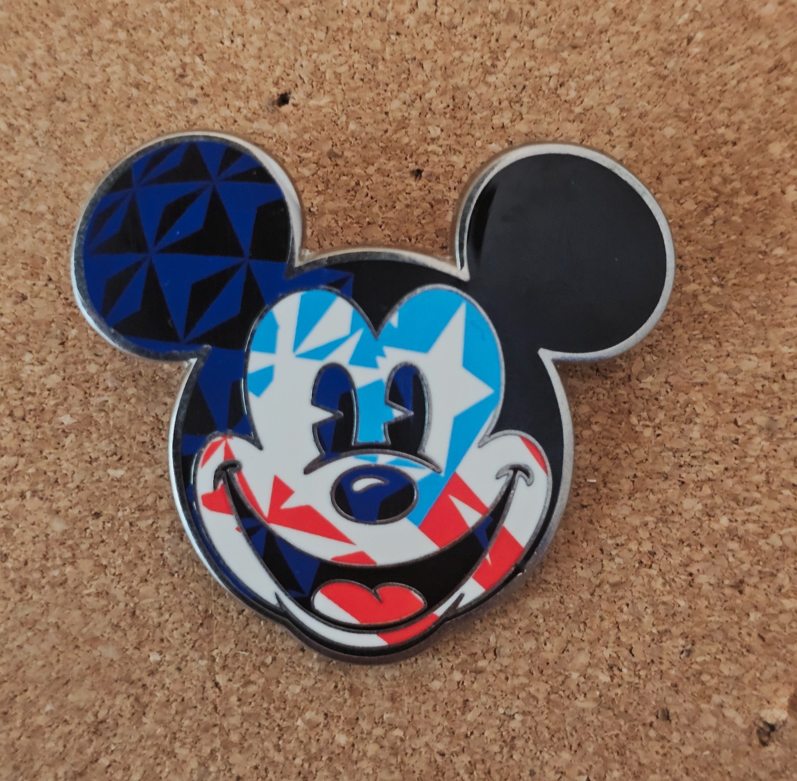 MICKEY MOUSE AMERICAN FLAG REARS TRADING PIN NEW