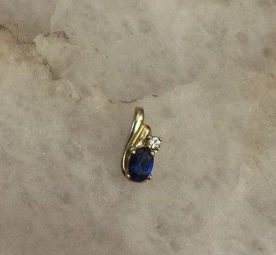 Blue Saphire + diamond yellow gold pendant for necklace