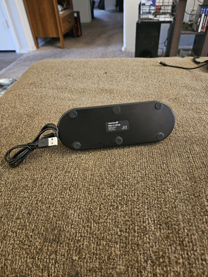 Fosmon C10730 Dual Controller Charger for PS4 DualShock Controllers. - Image 3 of 3