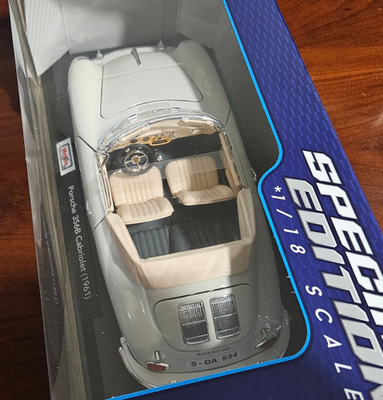 Maisto Porsche 356B Cabriolet 1961 Car Special Edition 1:18