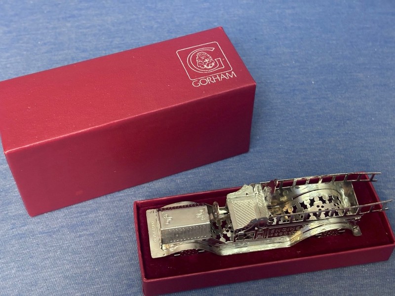 Estate vtg dated 1980 GORHAM silverplated FIRETRUCK fire truck ORNAMENT orig box