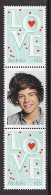ONE DIRECTION BAND - HARRY STYLES  in middle between TWO 60c Love stamps
