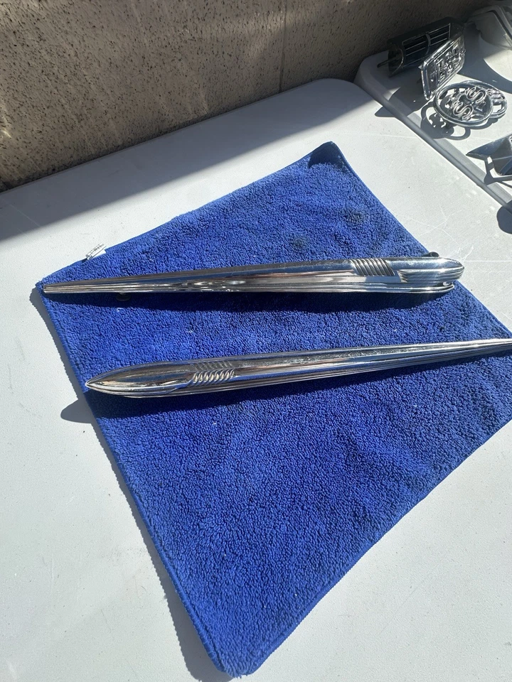 Chevy Master Deluxe 1941 guardabarros lanzas (par) | original | usado | pozos ligeros Foto 2 de 4