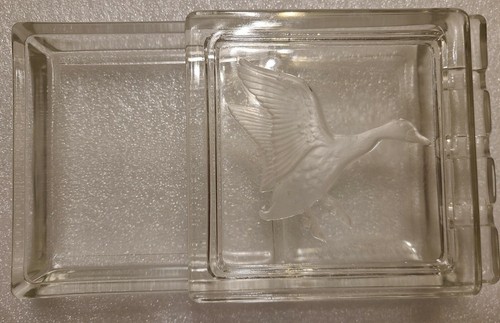 HI N DRI ASHTRAY GLASS CIGARETTE HOLDER ETCHED DUCK SLIDING LID (Small Chip) - Picture 2 of 7