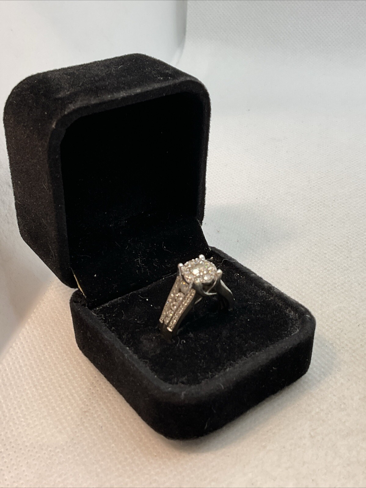 GORGEOUS Solid 10K White Gold Solitaire Round & D… - image 16