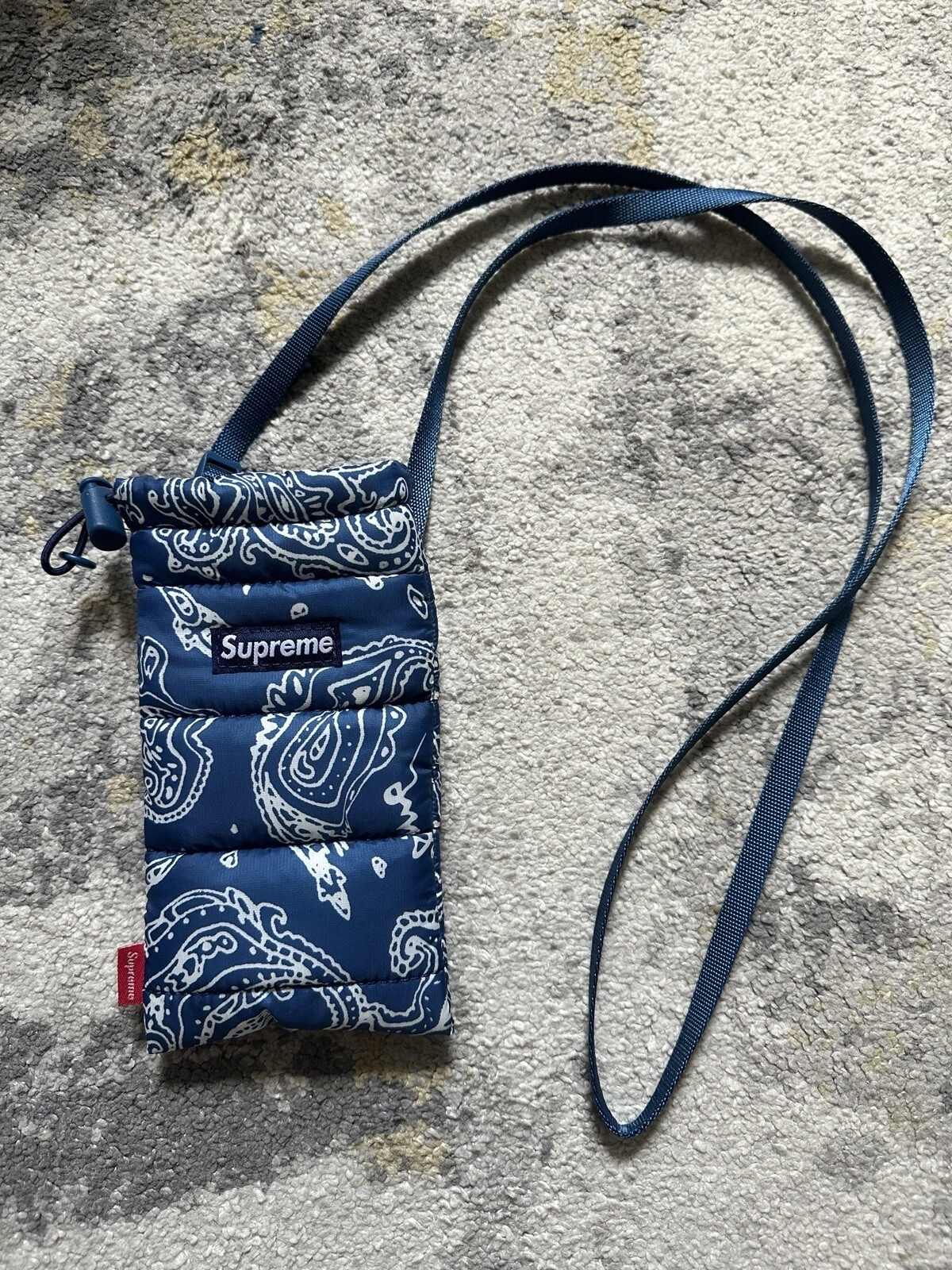 SAC LATÉRAL BOUFFANT SUPREME FW22 BLEU CACHEMIRE NOIR