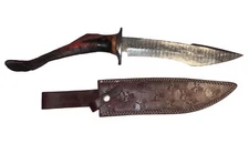 Damascus STEEL HUNTING KNIFE HAND MADE HORN Handle with leather skull sheath