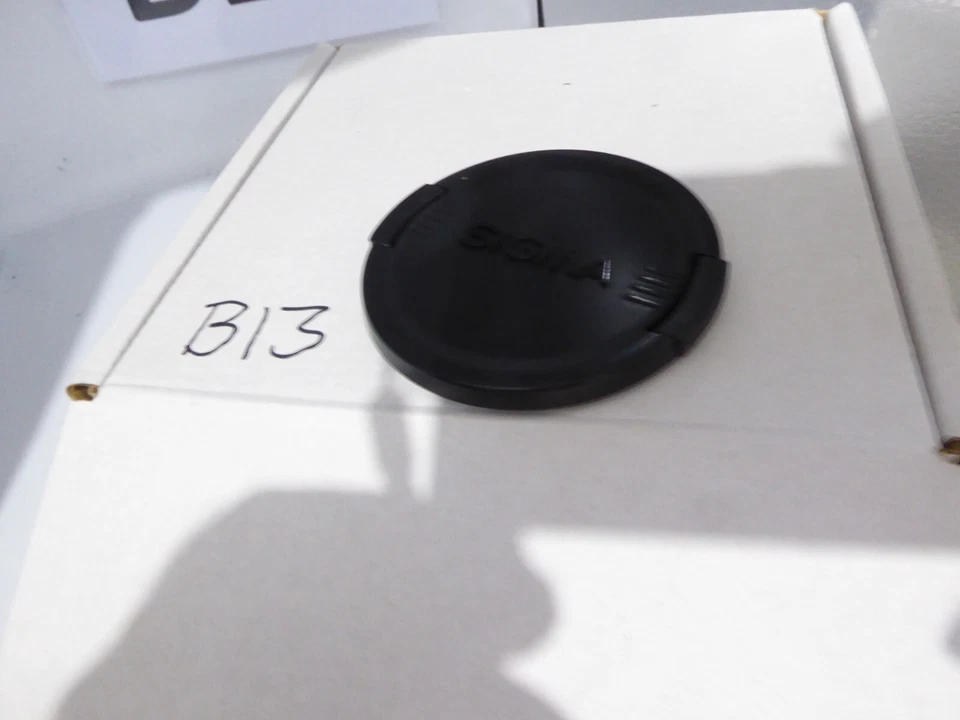 Genuine SIGMA Black 72mm Front Lens Cap - Image 3 of 3