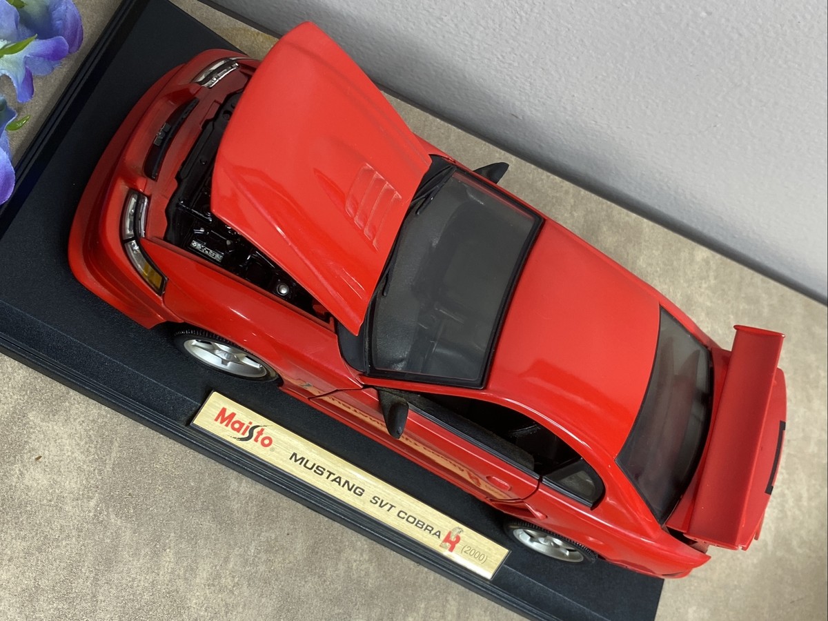 Maisto 2000 Ford Mustang SVT Cobra R Hardtop 1:18 Scale Diecast