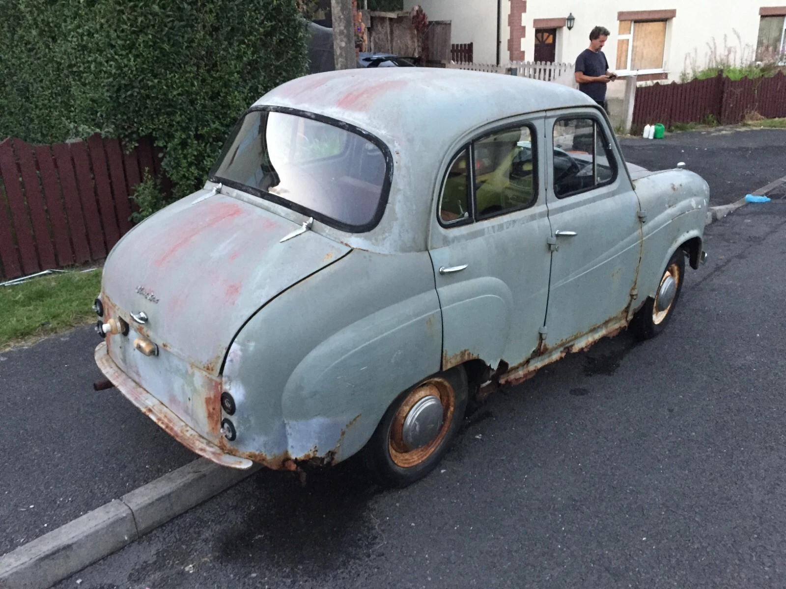 AUSTIN A35, 4 DOOR SALOON - Picture 4 of 8