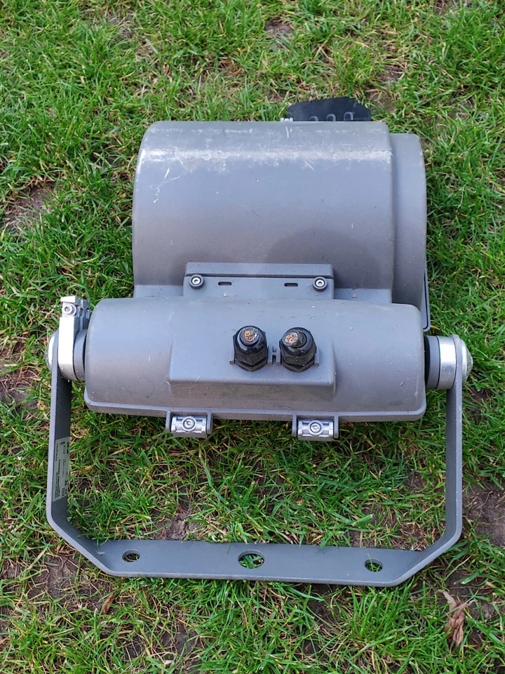 Thorne Floodlight  35W-70W Cpo Lamp Included Security  Lighting, Garden Lighting - Image 3 of 4