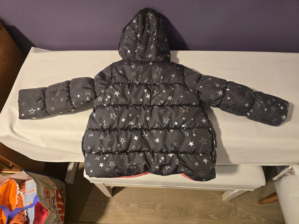 Chaqueta polar acolchada con capucha Carter’s Girl’s - Gris Talla 4 - Excelente estado Foto 3 de 4