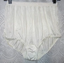 NEW SZ 9 Secret Treasures VTG IVORY SLIPPERY SILKY NYLON  High Cut Brief Panty
