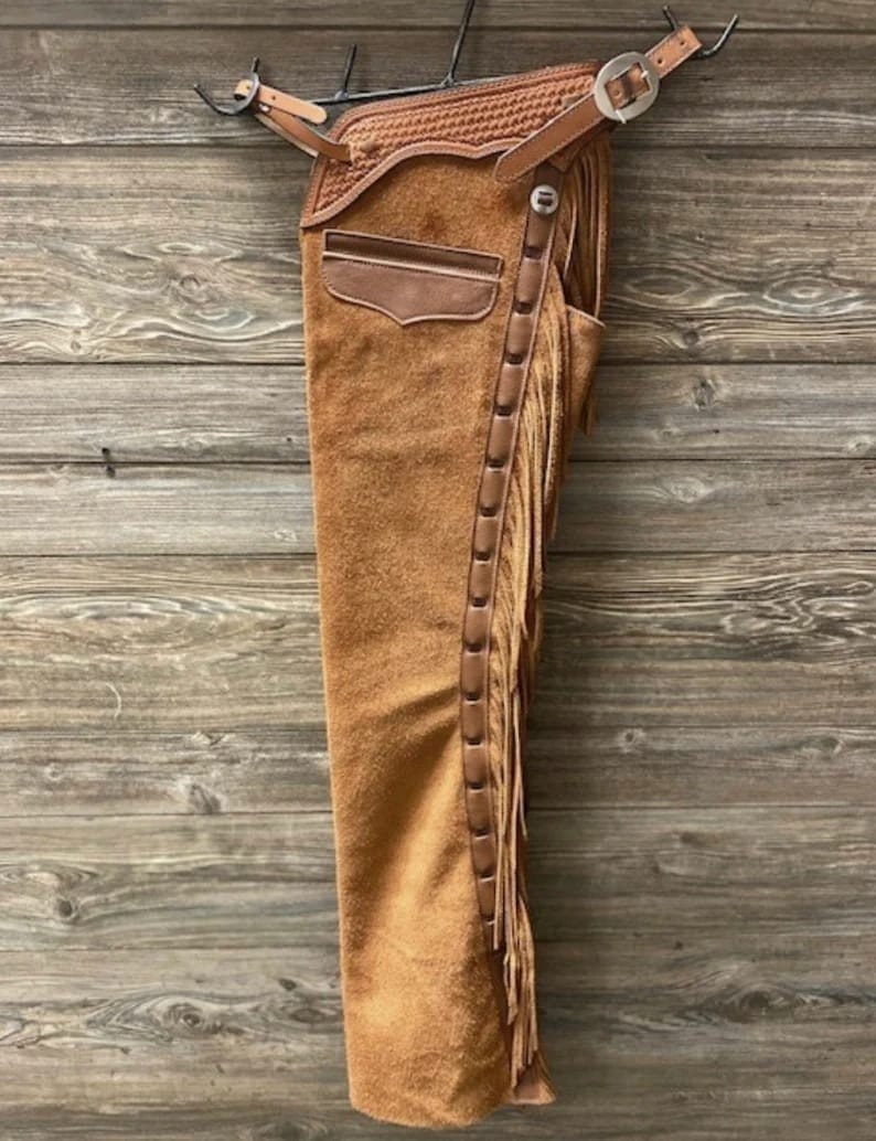 Franges De Cuir Torsadées Pour Fusil – Reno NV – Western – Cuir Marron – Cowboy Chaps