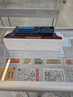 Dampflok Standmodell LNER 4468  A 4 Pacific '' Mallard ''