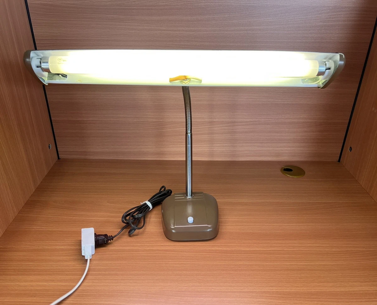 VINTAGE Underwriters Laboratories Inc. 1970 s Industrial Potable Desk Lamp